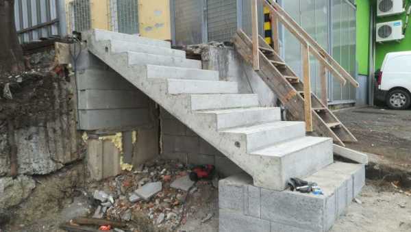 Milovice nové schodiště